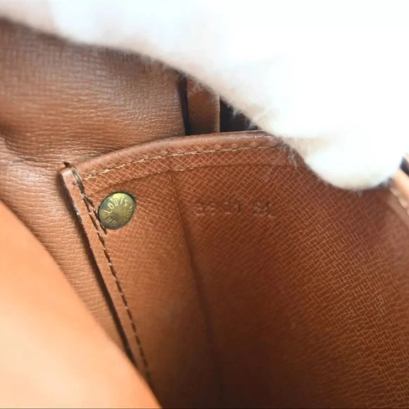 Louis Vuitton Tan and Brown Monogram Crossbody Bag PRE-OWNED - Picture 9 of 12